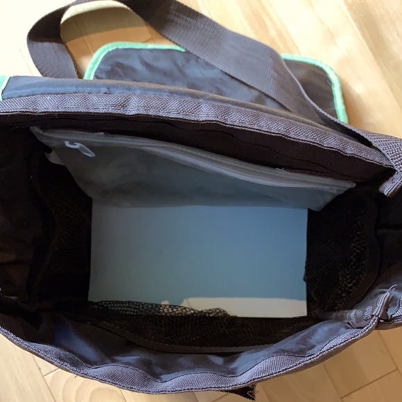 GRACO diaper bag - crossbody/over the shoulder - Picture 5 of 13